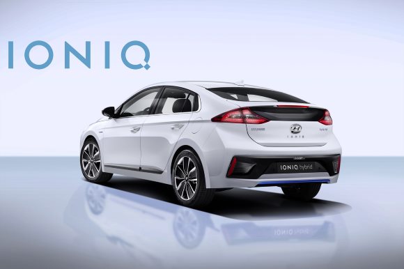 Hyundai IONIQ model receives Red Dot Design Award (1)