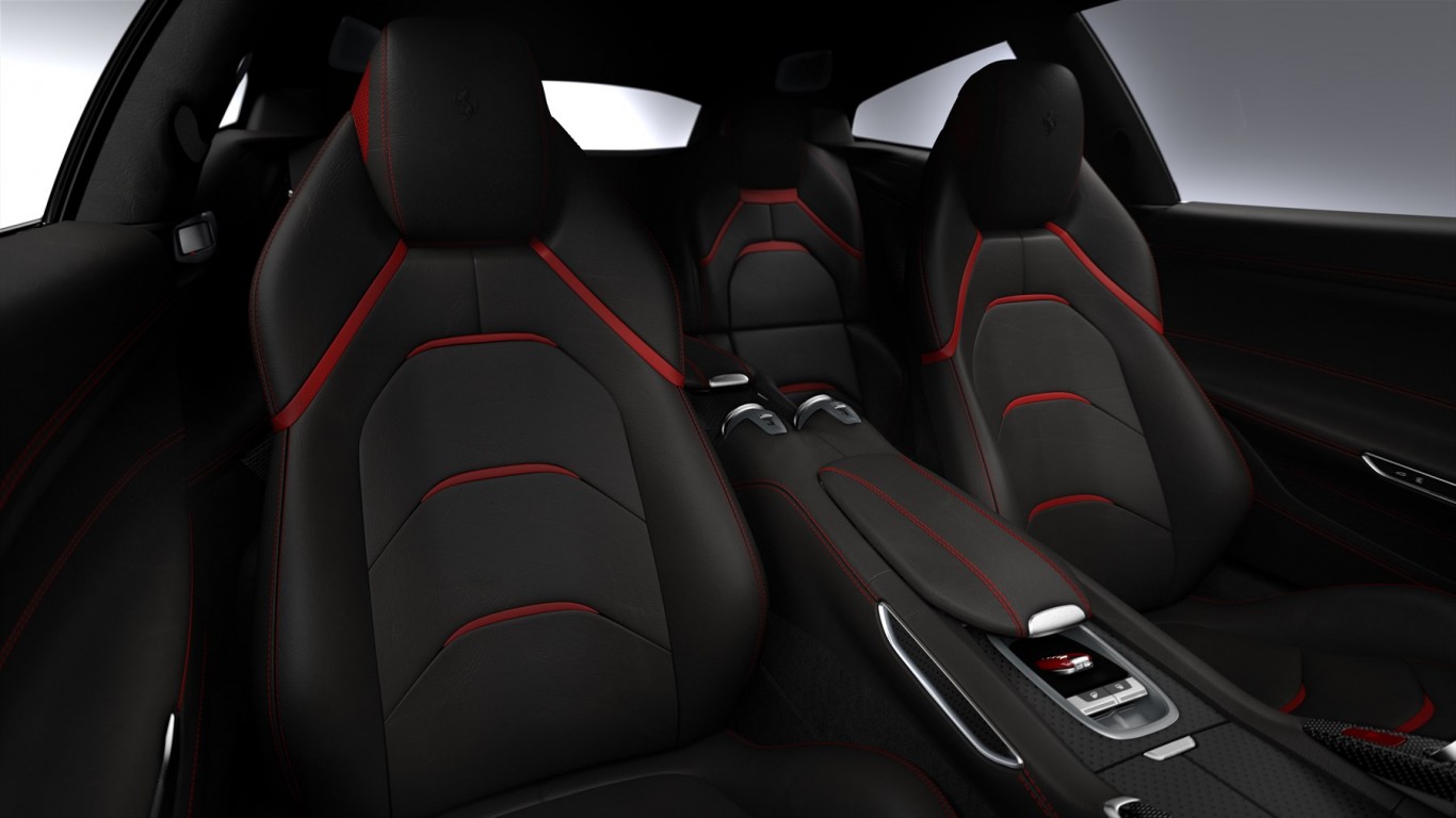 ferrari_gtc4lusso_t_interior_3_1800x1800